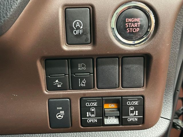 �y�����X���C�h�h�A�z���ԏ�ŗׂ̎ԂƂ̊Ԋu���������ɂ������A�X���C�h�h�A�Ȃ���S!�h�A�I�[�v������������炸�A�J�������L���̂ŏ��~�肪�Ƃ��Ă��ȒP�ł��B�傫�ȉו��̏o���������Ȃ���\��