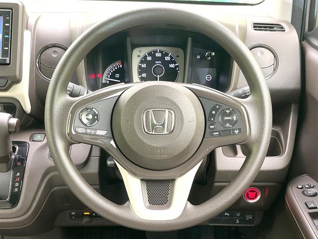 ステアリングも使用感が少なく、きれいな状態となっております♪