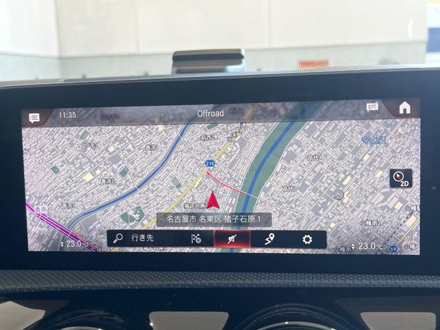 ●純正ナビ:一体感のあるナビは、高級感ある車内を演出してくれます。オーディオ機能も充実しておりますので、運転もより楽しめます♪