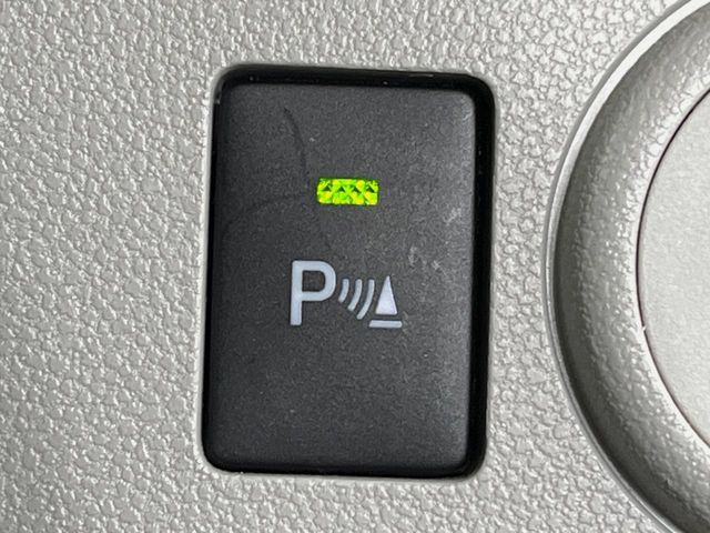 【コーナーセンサー】バンパーに付いたセンサーが障害物を検知!一定の距離に近づくとアラートで教えてくれます♪狭い駐車スペースや車庫入れ時も安心ですね☆