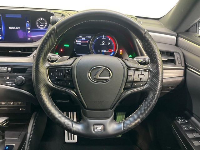 �y�����v�����X�e�A�����O�z�㎿�Ȋv���g�p���邱�ƂŁA��ɂ����������݂ƂĂ��^�]���₷���n���h���ł���