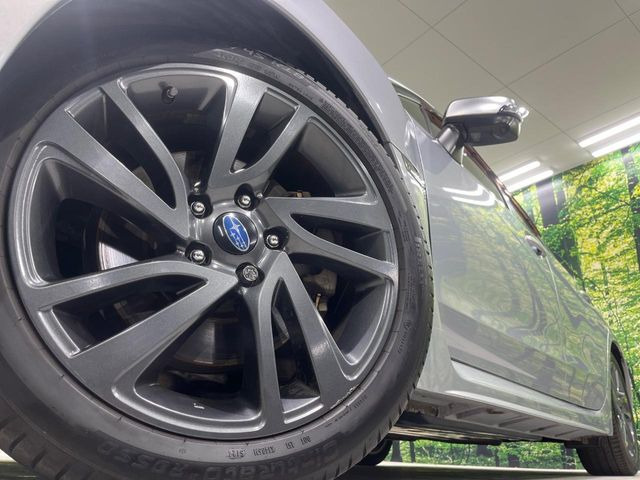 �y����18�C���`�A���~�z�C�[���z�O�ςɃ}�b�`���������A���~�z�C�[���𑕒����Ă���܂��B�e��ЊO�A���~�z�C�[����A�X�^�b�h���X�^�C�����戵�����Ă���܂��B���񂲑��k����������