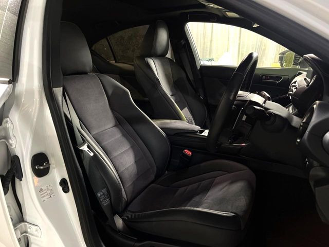 �y�n�[�t���U�[�V�[�g�z�������ƍ���S�n�𗼗������l�C�̃V�[�g���w�ʁE���ʂ̓X�G�[�h���ƂȂ��Ă���A���G��⊊��ɂ����ɗD��Ă��܂��B�C���╞���ɍ��E���ꂸ���K�ɂ���肢�������܂��B