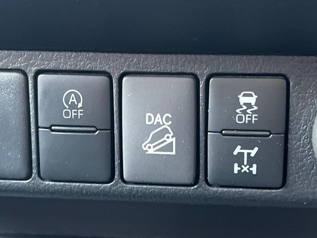 �y�_�E���q���A�V�X�g�z�}�ȍ⓹������Ƃ��Ɏ����Ńu���[�L�𐧌�A���̒ᑬ�x��ۂ��܂��B�ᓹ�∫�H�ȂǊ���₷���H�ʂ̉����ł��^�C�������b�N���Ȃ�������S!�n���h������ɏW���ł��܂�!