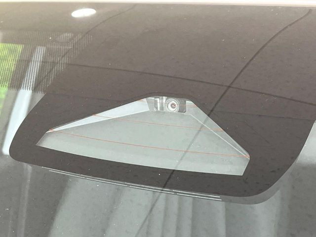 �y�g���^�Z�[�t�e�B�Z���X�z���s���ɑO���̎ԗ�����F�����A�Փ˂������Ȏ��͌x��ƃu���[�L�ŏՓˉ���Ɣ�Q�y�����A�V�X�g�B�����S�Ƀh���C�u�����y���݂��������܂��B