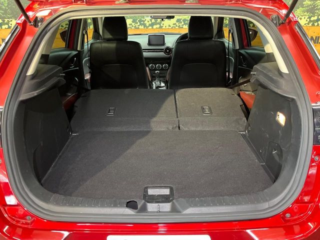 普段のお買い物や通勤、送迎等に十分な荷室スペースを確保しております。セカンドシートを倒すと、大きな荷物の積載も可能です♪