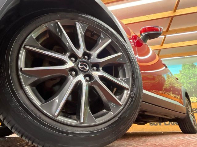 【純正18インチアルミホイール】外観にマッチした純正アルミホイールを装着しております。各種社外アルミホイールや、スタッドレスタイヤも取扱いしております。是非ご相談ください♪