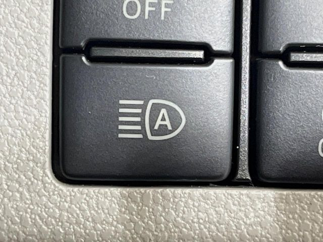 【オートハイビーム】夜間の安全走行に役立つ便利な機能!先行車や対向車を検知し、ハイビームとロービームを切り替えてくれます♪