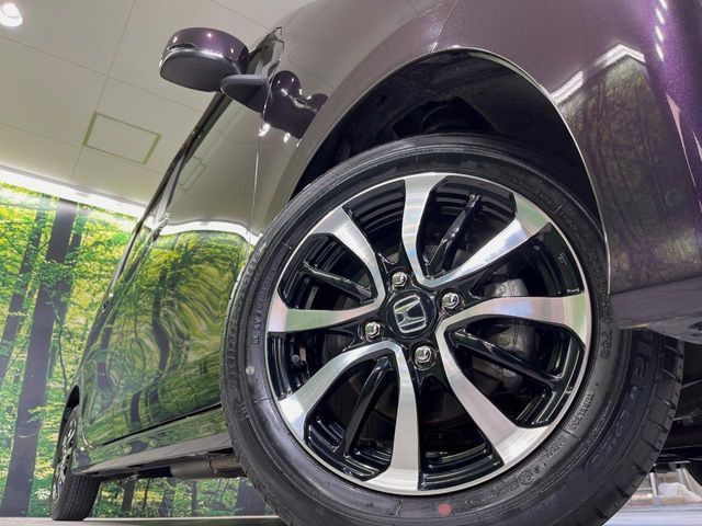 �y����14�C���`�A���~�z�C�[���z�O�ςɃ}�b�`���������A���~�z�C�[���𑕒����Ă���܂��B�e��ЊO�A���~�z�C�[����A�X�^�b�h���X�^�C�����戵�����Ă���܂��B���񂲑��k����������