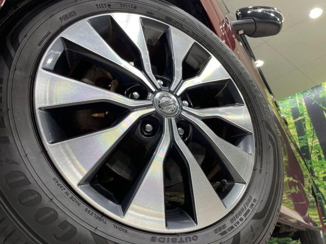 �y����16�C���`�A���~�z�C�[���z�O�ςɃ}�b�`���������A���~�z�C�[���𑕒����Ă���܂��B�e��ЊO�A���~�z�C�[����A�X�^�b�h���X�^�C�����戵�����Ă���܂��B���񂲑��k����������