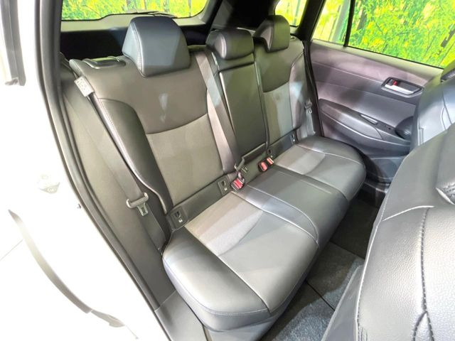 後部座席も気になるようなキズ・汚れやへたり等、大きなダメージはなく、良好な状態です。