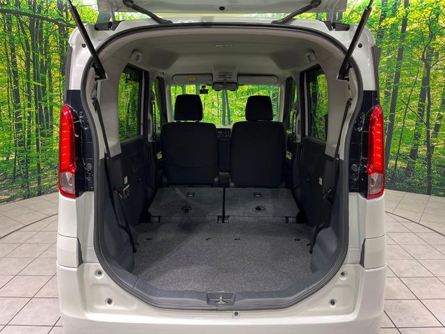 ���i�̂���������ʋ΁A���}���ɏ\���ȉ׎��X�y�[�X���m�ۂ��Ă���܂��B�Z�J���h�V�[�g��|���ƁA�傫�ȉו��̐ύڂ��\�ł���