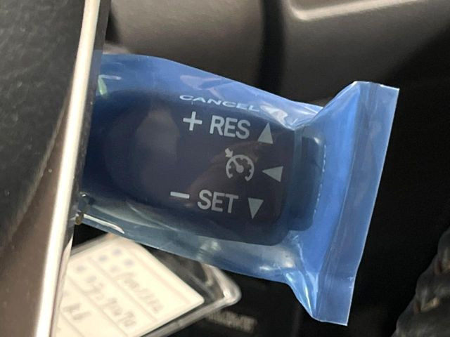 �y�N���[�Y�R���g���[���z�������H�����N���N���s�B�A�N�Z���𗣂��Ă���葬�x�ő��s���ł��A�������^�]���̕��S���y��!�����E�������ȒP�ȃX�C�b�`����Œ����ł��܂��B