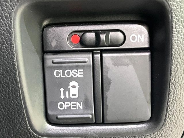 �y�p���[�X���C�h�h�A�z�X�}�[�g�L�[��^�]�Ȃ̃X�C�b�`�ŃX���C�h�h�A�̊J���\���d��������͂����ăh�A���J����K�v�������A���������q�l�ł��A�d���ו��������Ă��鎞�����N�ɊJ���߂ł��܂���