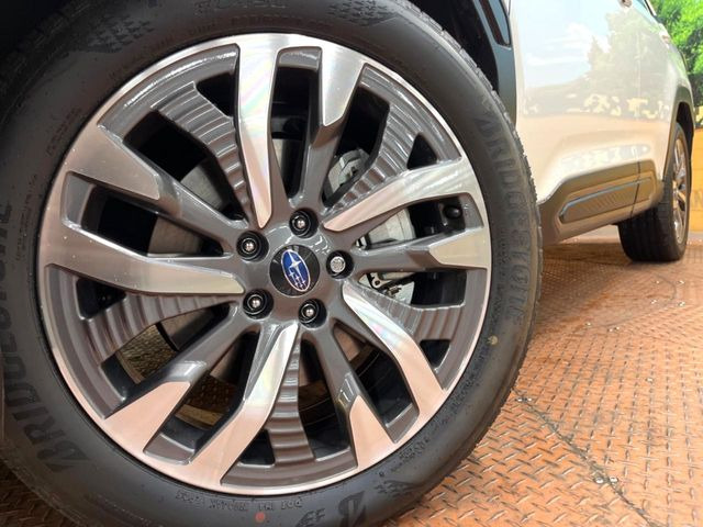 �y����19�C���`�A���~�z�C�[���z�O�ςɃ}�b�`���������A���~�z�C�[���𑕒����Ă���܂��B�e��ЊO�A���~�z�C�[����A�X�^�b�h���X�^�C�����戵�����Ă���܂��B���񂲑��k����������