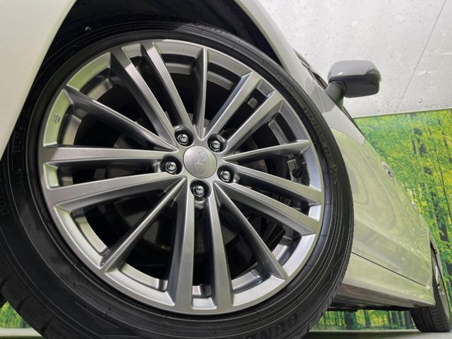 �y����17�C���`�A���~�z�C�[���z�O�ςɃ}�b�`���������A���~�z�C�[���𑕒����Ă���܂��B�e��ЊO�A���~�z�C�[����A�X�^�b�h���X�^�C�����戵�����Ă���܂��B���񂲑��k����������