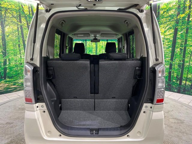 ���i�̂���������ʋ΁A���}���ɏ\���ȉ׎��X�y�[�X���m�ۂ��Ă���܂��B�Z�J���h�V�[�g��|���ƁA�傫�ȉו��̐ύڂ��\�ł���