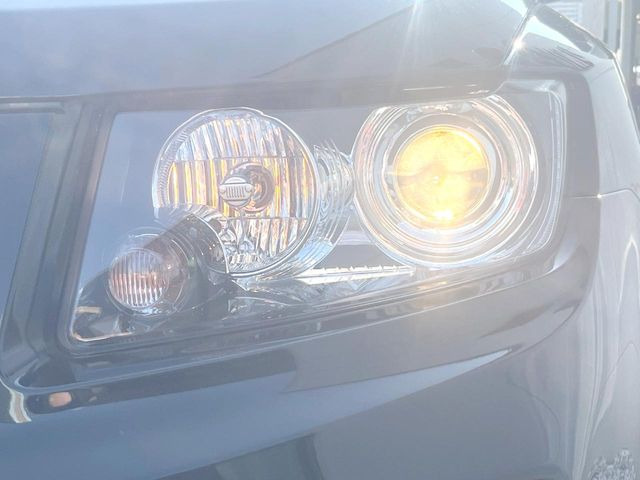 ���w�b�h���C�g:�w�b�h���C�g�͉��΂݂����Ȃ��A�Y��ȏ�Ԃ�ۂ��Ă���܂��B���΂ݖh�~�̃����Y�R�[�e�B���O�̎{�H���\�ł������܂��B