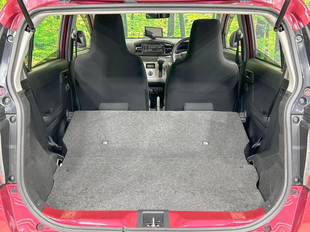 普段のお買い物や通勤、送迎等に十分な荷室スペースを確保しております。セカンドシートを倒すと、大きな荷物の積載も可能です♪