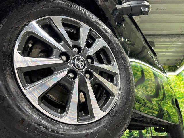 【純正15インチアルミホイール】外観にマッチした純正アルミホイールを装着しております。各種社外アルミホイールや、スタッドレスタイヤも取扱いしております。是非ご相談ください♪