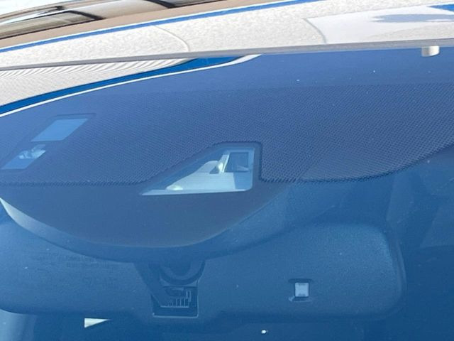 �y�z���_�Z���V���O�z���s���ɑO���̎ԗ�����F�����A�Փ˂������Ȏ��͌x��ƃu���[�L�ŏՓˉ���Ɣ�Q�y�����A�V�X�g�B�����S�Ƀh���C�u�����y���݂��������܂��B