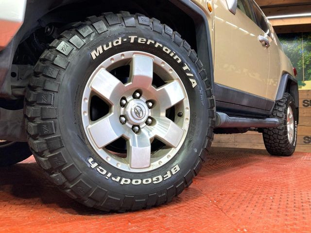 �y����17�C���`�A���~�z�C�[���z�O�ςɃ}�b�`���������A���~�z�C�[���𑕒����Ă���܂��B�e��ЊO�A���~�z�C�[����A�X�^�b�h���X�^�C�����戵�����Ă���܂��B���񂲑��k����������