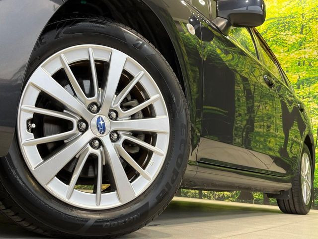 【純正16インチアルミホイール】外観にマッチした純正アルミホイールを装着しております。各種社外アルミホイールや、スタッドレスタイヤも取扱いしております。是非ご相談ください♪