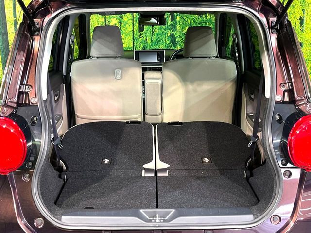 ���i�̂���������ʋ΁A���}���ɏ\���ȉ׎��X�y�[�X���m�ۂ��Ă���܂��B�Z�J���h�V�[�g��|���ƁA�傫�ȉו��̐ύڂ��\�ł���