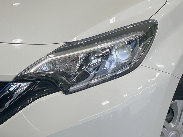 �yLED�w�b�h���C�g�z���V����ԑ��s�����ǍD�Ȏ��E���m�ۂ����S���ĉ^�]�ł��鍂�P�xLED�w�b�h���C�g�𑕔�!�_�����x�������A����d�͂��}�����Ă��܂��B