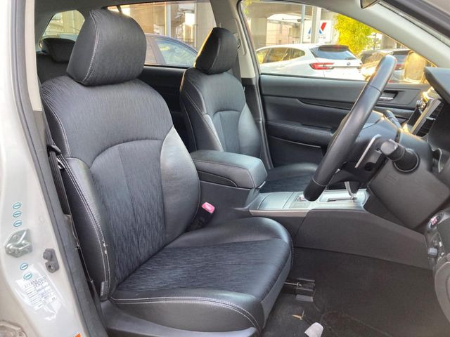 �y�n�[�t���U�[�V�[�g�z�������ƍ���S�n�𗼗������l�C�̃V�[�g���w�ʁE���ʂ̃t�@�u���b�N�f�ނ́A�ʋC���̗ǂ��⊊��ɂ����ɗD��Ă��܂��B�C���╞���ɍ��E���ꂸ���K�ɂ���肢�������܂��B