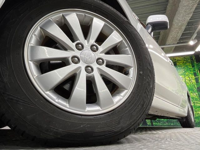 【純正15インチアルミホイール】外観にマッチした純正アルミホイールを装着しております。各種社外アルミホイールや、スタッドレスタイヤも取扱いしております。是非ご相談ください♪