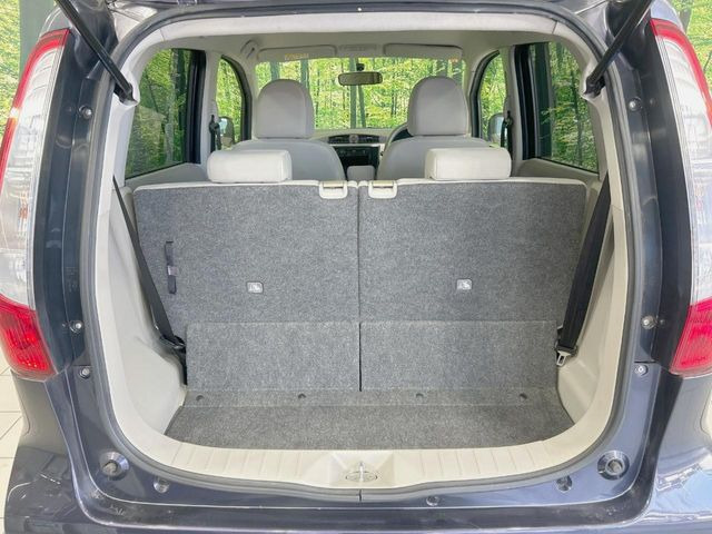 ���i�̂���������ʋ΁A���}���ɏ\���ȉ׎��X�y�[�X���m�ۂ��Ă���܂��B�Z�J���h�V�[�g��|���ƁA�傫�ȉו��̐ύڂ��\�ł���