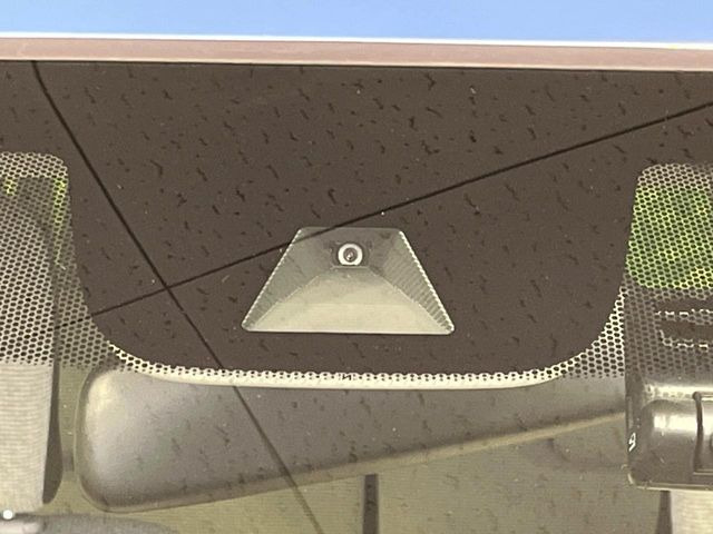 �y�z���_�Z���V���O�z���s���ɑO���̎ԗ�����F�����A�Փ˂������Ȏ��͌x��ƃu���[�L�ŏՓˉ���Ɣ�Q�y�����A�V�X�g�B�����S�Ƀh���C�u�����y���݂��������܂��B