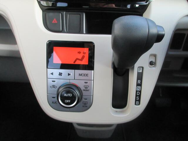 オートエアコンで自分好みの室温を素早く設定出来ます。快適な室温で、快適な運転をお楽しみ下さい♪