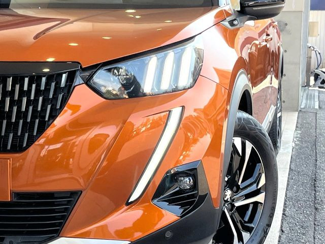 ●LEDヘッドライト:高寿命LEDヘッドライトで、安全運転を支える良好な視界を!