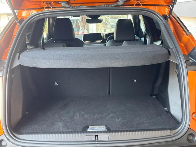 ●トランクルーム:趣味が広がる収容スペース!これだけの広さがあればお買い物やレジャーなどにも最適です!使用感も少なくきれいな状態を維持しております。