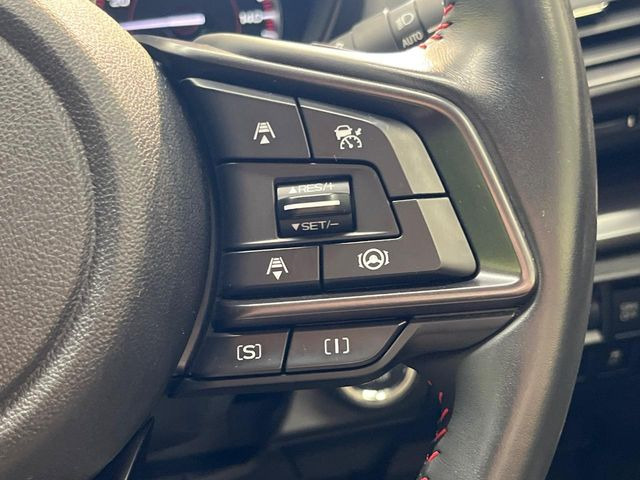 【全車速追従機能付クルーズコントロール】高速道路での長距離走行が楽に!!自動で速度を保つクルーズコントロールが、衝突軽減システムと連携し、前方の車両を感知して車間を保つように速度調節してくれます!!