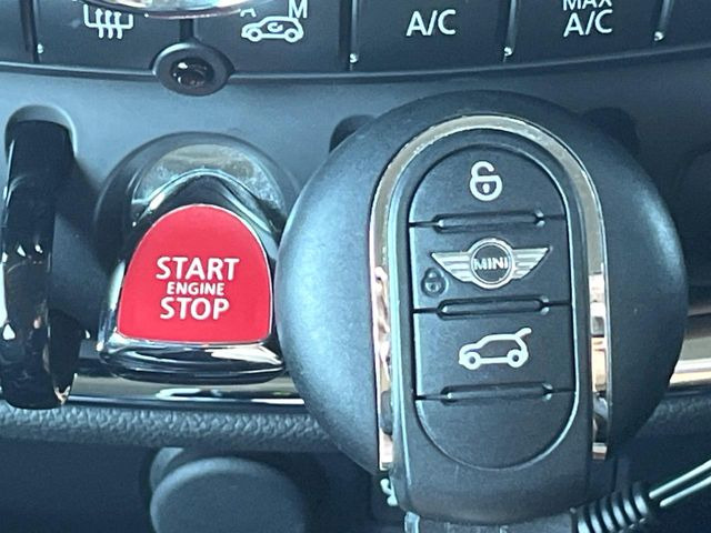 ���X�}�[�g�G���g���[:���������Ă��邾���ŁA�h�A���b�N�����E�{������G���W���X�^�[�g�܂ő���ł���֗��ȋ@�\�ł�!