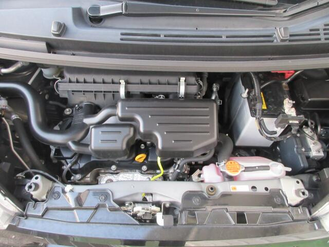 エンジンルームも綺麗に仕上がっております。 営業時間は10時〜18時まで、毎週水曜日が定休日となっております。お問い合わせをスタッフ一同、お待ちしております♪