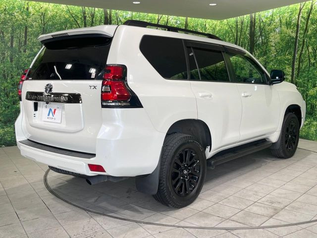 ☆全国のネクステージからお取り寄せが可能※!遠方の店舗に展示してあるクルマが気になる場合も、最寄りの店舗でご覧いただくことが可能です!是非私たちに要望をお聞かせください!※別途費用