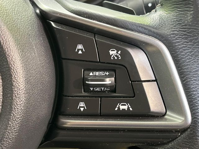 【全車速追従機能付クルーズコントロール】高速道路での長距離走行が楽に!!自動で速度を保つクルーズコントロールが、衝突軽減システムと連携し、前方の車両を感知して車間を保つように速度調節してくれます!!