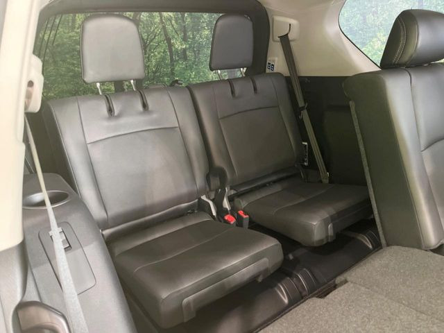 3列目シートはもちろん状態良好☆大人でもゆったりと座って頂けますので、大人数でのお出かけもラクラクです♪ご家族で、気の知れた仲間で、ドライブに行くのが楽しみですね♪