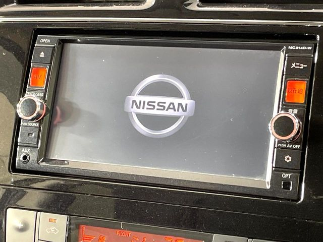 【純正ナビ】人気の純正ナビを装備。オーディオ機能も充実しており、Bluetooth接続すればお持ちのスマホやMP3プレイヤーの音楽を再生可能!毎日の運転がさらに楽しくなります!!