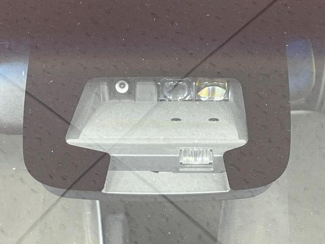 �y�g���^�Z�[�t�e�B�Z���X�z���s���ɑO���̎ԗ�����F�����A�Փ˂������Ȏ��͌x��ƃu���[�L�ŏՓˉ���Ɣ�Q�y�����A�V�X�g�B�����S�Ƀh���C�u�����y���݂��������܂��B