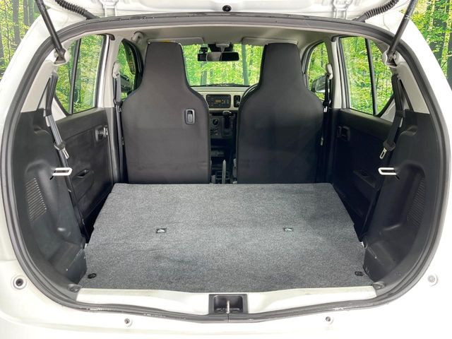 ���i�̂���������ʋ΁A���}���ɏ\���ȉ׎��X�y�[�X���m�ۂ��Ă���܂��B�Z�J���h�V�[�g��|���ƁA�傫�ȉו��̐ύڂ��\�ł���