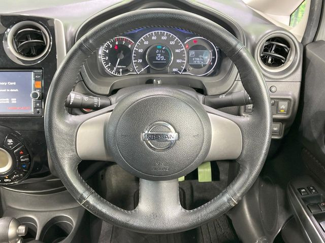 �y�����v�����X�e�A�����O�z�㎿�Ȋv���g�p���邱�ƂŁA��ɂ����������݂ƂĂ��^�]���₷���n���h���ł���