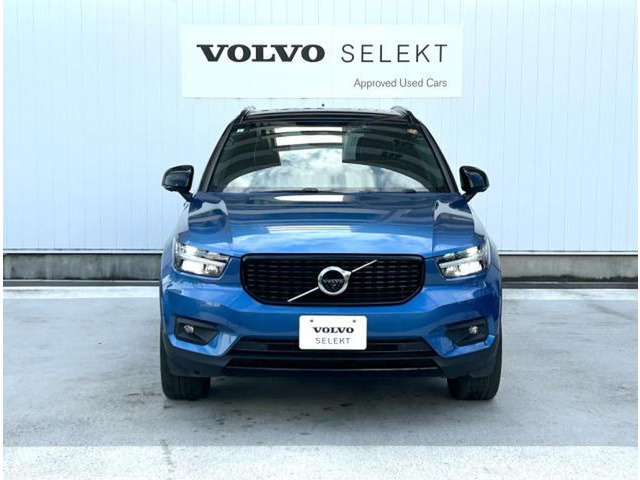 XC40B4 AWD Rデザイン 4WD