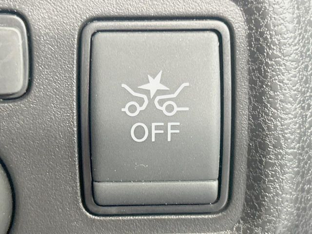 �y�G�}�[�W�F���V�[�u���[�L�z���s���ɑO���̎ԗ�����F�����A�Փ˂������Ȏ��͌x��ƃu���[�L�ŏՓˉ���Ɣ�Q�y�����A�V�X�g�B�����S�Ƀh���C�u�����y���݂��������܂��B