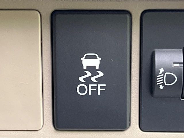 �y������h�~���u�z�ԗ��̉���������m����ƁA�����I�Ɏԗ��̐i�s������ۂ悤�Ɏԗ��𐧌䂵�܂��B�J�̓��ȂǊ���₷���H�ʏ󋵂ł����S�ȉ^�]���\�ł��B