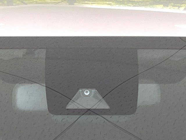 �y�g���^�Z�[�t�e�B�Z���X�z���s���ɑO���̎ԗ�����F�����A�Փ˂������Ȏ��͌x��ƃu���[�L�ŏՓˉ���Ɣ�Q�y�����A�V�X�g�B�����S�Ƀh���C�u�����y���݂��������܂��B